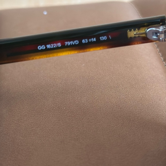 Gucci unisex Men’s Women’s Havana Aviator Sunglasses case and Gucci lens wipe - Picture 7 of 9